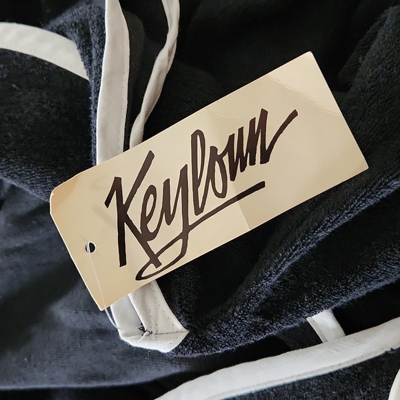 Keylonn Art Deco Terrycloth bathrobe/swim cover up - Picture 7 of 7